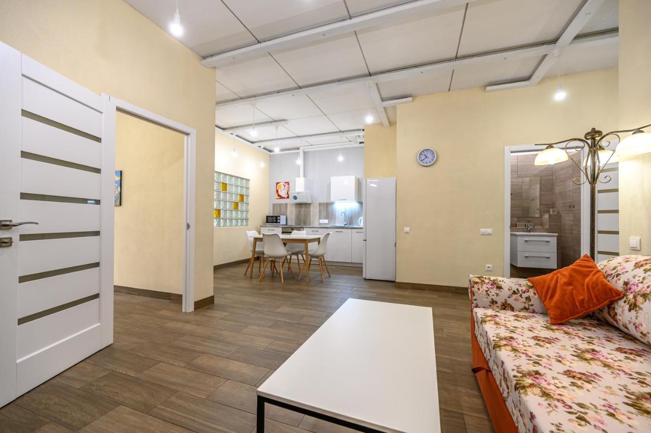 Gagarin Plaza 63 Daire Odessa Dış mekan fotoğraf